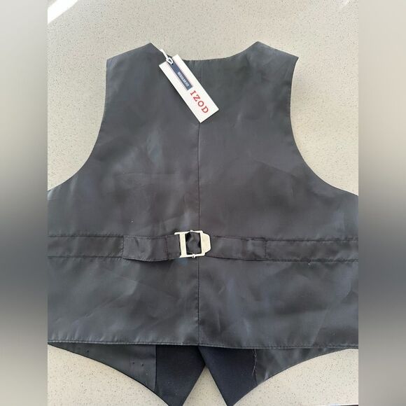 NWT Izod boys black Vest size Medium - Picture 2 of 3